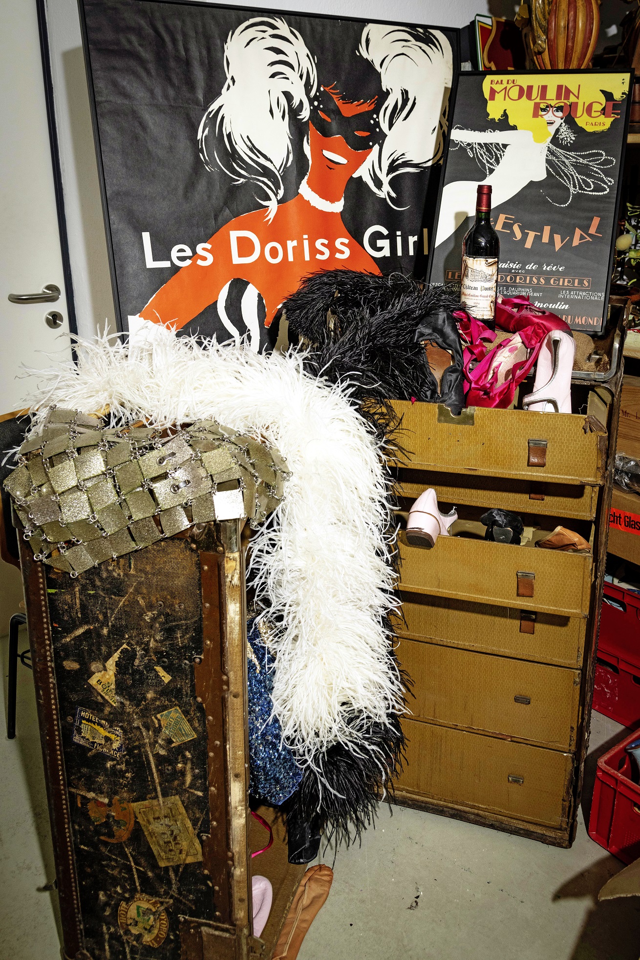 Vom Moulin Rouge zum Europa-Park: Hercher ersteigerte Original-Kostüme und Plakate der Ikone „Miss Doris“