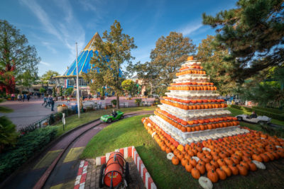 Die Kürbispyramide ist eines der wichtigsten Elemente der Dekoration