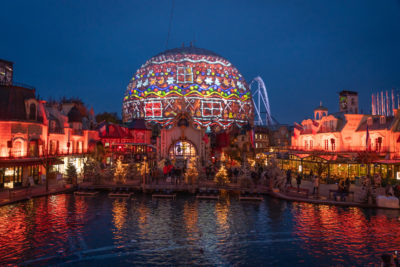 La façade d'Eurosat - CanCan Coaster brille de 1000 feux !