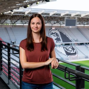 Daniela Danzeisen ist Projektmanagerin des SC Freiburg und hat das Projekt "Europa-Park Stadion" von Anfang an begleitet