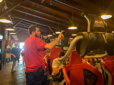 Loïc assure la sécurité des visiteurs,