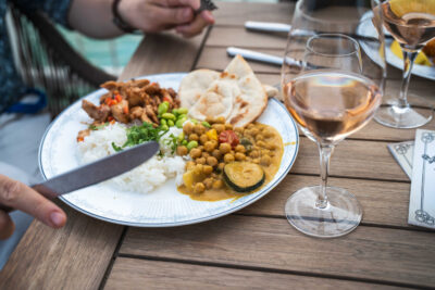 Quoi de mieux qu'un bon verre d'ALZA pour accompagner ce dîner ?