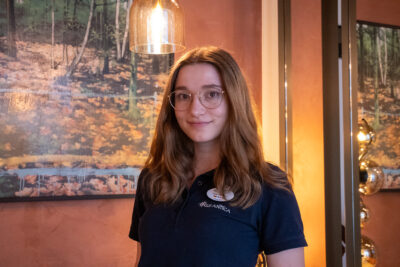 Célia fait partie des pionniers de l'équipe Guest Experience de Rulantica !