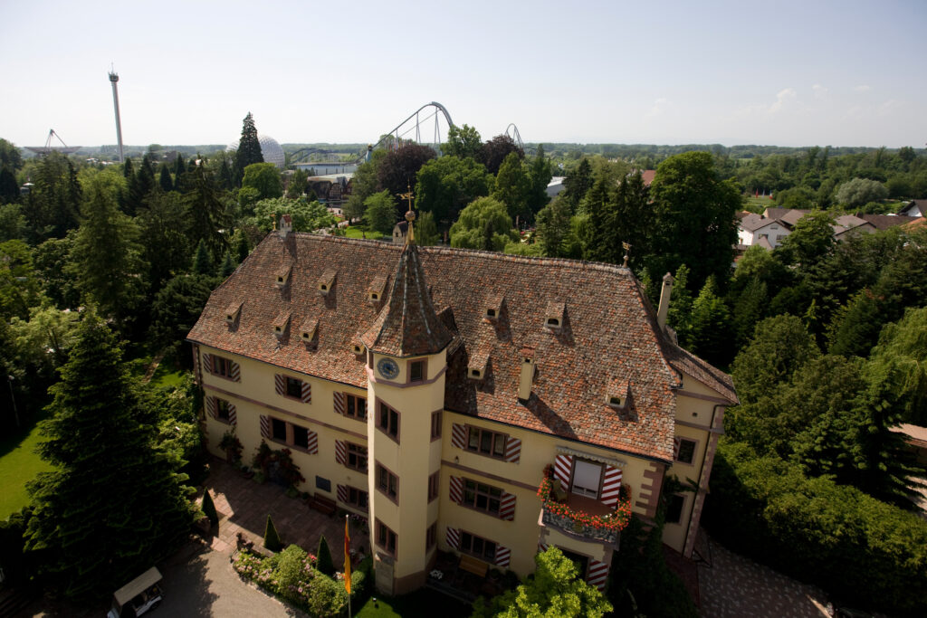 Cet ancien château est classé monument historique et se trouve directement à l'intérieur d'Europa-Park.