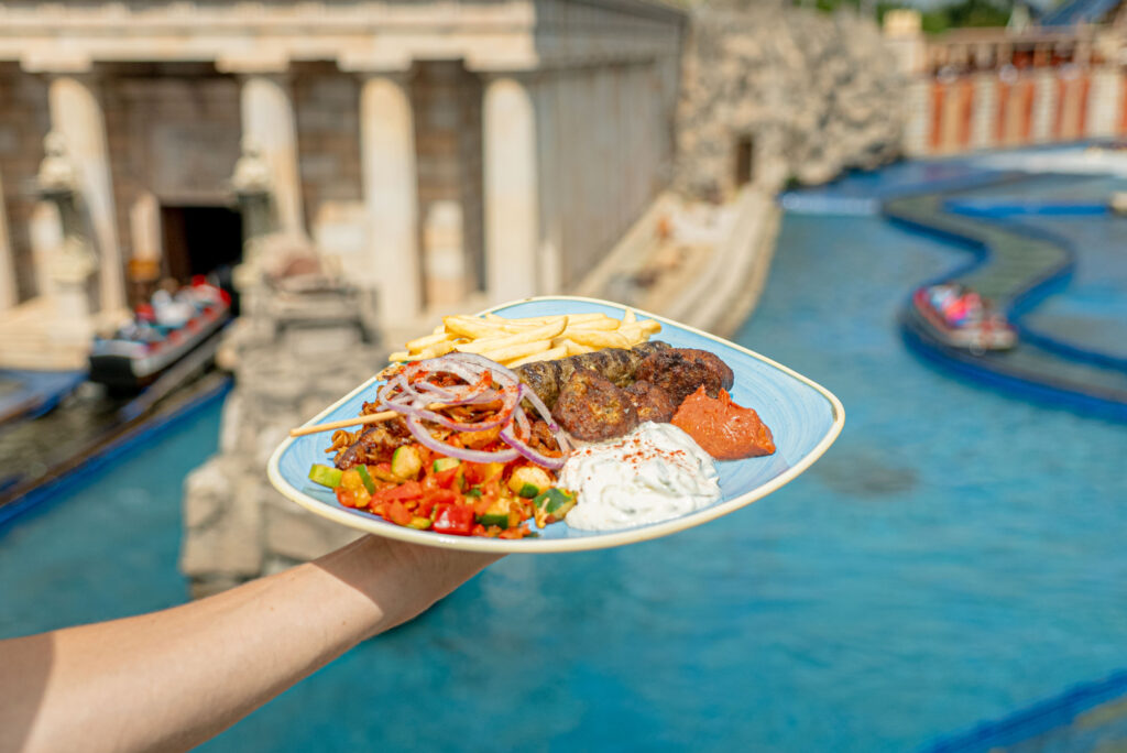 Dans les quartiers thématiques d'Europa-Park, découvrez des plats typiques de chaque pays.