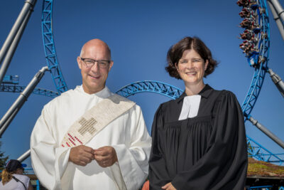 Les diacres de l’église à Europa-Park : Thomas Schneeberger, aumônier catholique, et Andrea Ziegler, aumônière protestante.