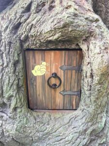 Toc, toc – serait-ce un troll qui parle ? La création de ces effets sonores, parfaitement adaptés à chaque zone thématique, fait aussi partie du travail de Denie.