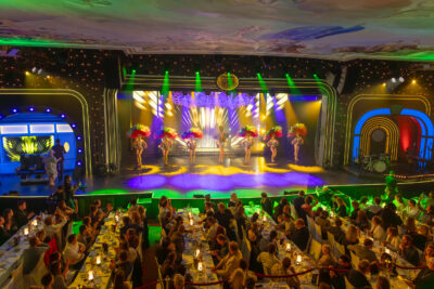 Le Dinner-Show d'Europa-Park, sublimé par les costumes de chaque artistes.